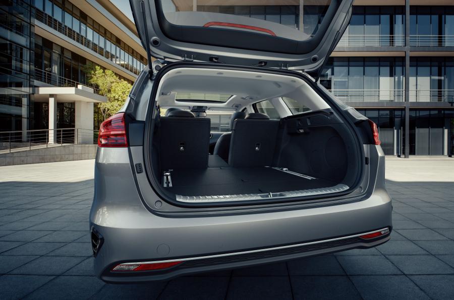 Багажник Kia Ceed Sportswagon 2018 года  (WW) (фото 5 из 47)